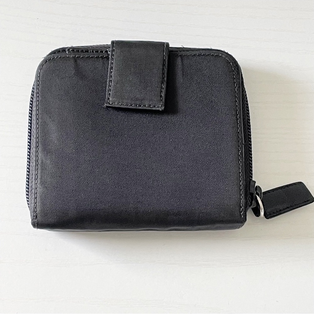 Prada black nylon enamel logo compact zip wallet vintage 90s - Picture 5 of 11